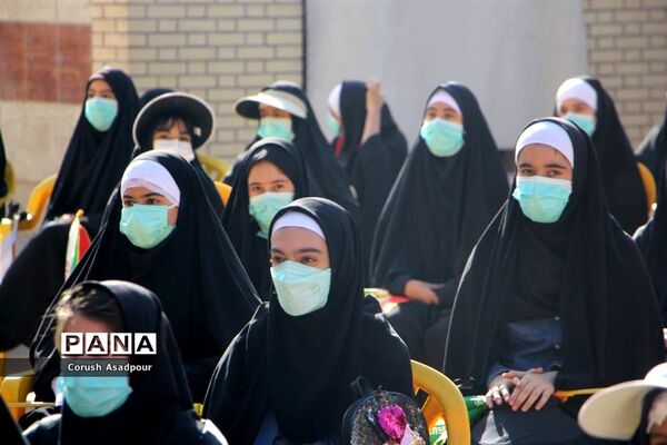آیین استانی نواختن زنگ ایثار و مقاومت در مدرسه شاهد دالکی ناحیه 1 شیراز