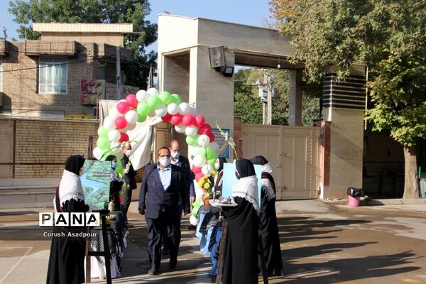 آیین استانی نواختن زنگ ایثار و مقاومت در مدرسه شاهد دالکی ناحیه 1 شیراز