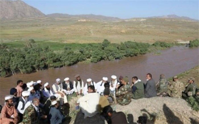 زنان تا فراهم شدن شرایط در خانه بمانند