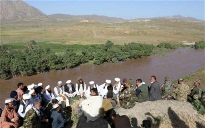 زنان تا فراهم شدن شرایط در خانه بمانند