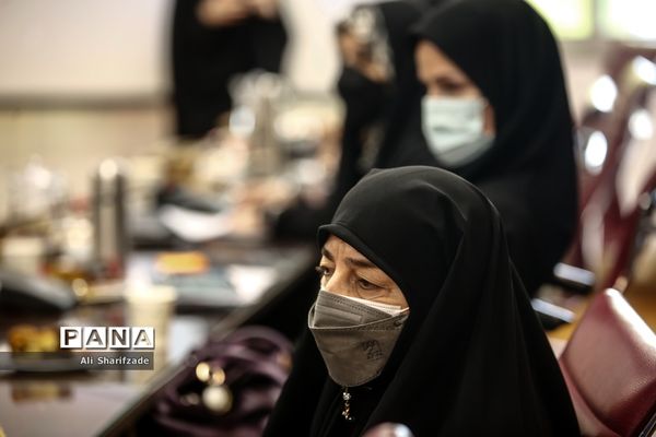 نشست معاون امور زنان رئیس جمهوری با خانواده ایثارگران و شهدا
