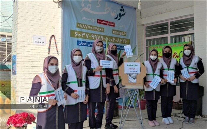 مراسم نمادین شور عاطفه‌ها در دبیرستان الزهرا ابرکوه