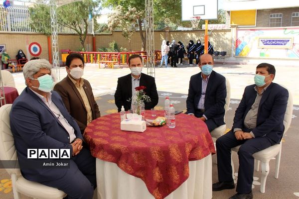 پویش مهر عاطفه‌ها همزمان با سراسر کشور در مدارس استان فارس