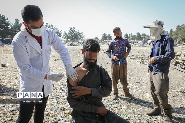 تزریق واکسن سیار برای اقشار آسیب پذیر و افراد بی سرپناه و کودکار کار