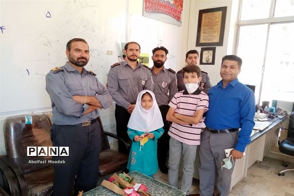 همزمان با هفتم مهرماه ماه از آتش نشانان کاشمر تجلیل شد