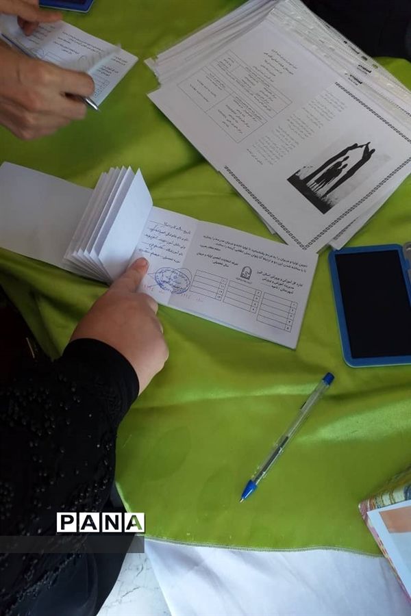 برگزاری پویش مهر عاطفه ها و انتخابات انجمن اولیا و مربیان در دبیرستان قلم چی کرج