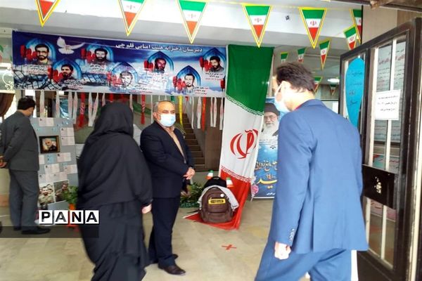 برگزاری پویش مهر عاطفه ها و انتخابات انجمن اولیا و مربیان در دبیرستان قلم چی کرج