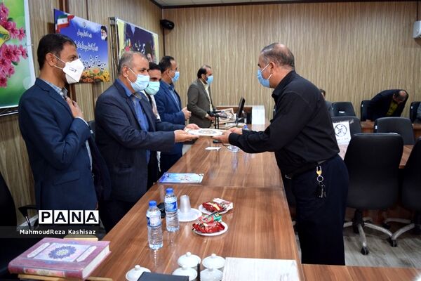 تقدیر از خانواده شهدا، آزادگان، جانبازان و رزمندگان هشت سال دفاع مقدس