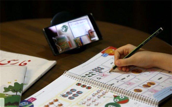 آموزش مجازی، تحصیل دانش‌آموزان را با نابسامانی مواجه کرده است