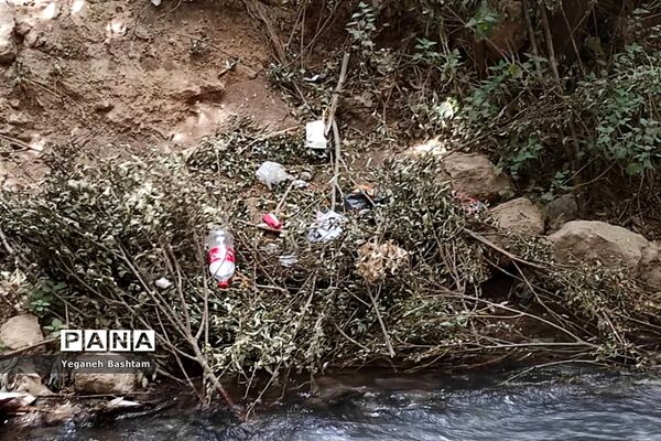 پراکندگی زباله در روستای گردشگری  ونایی بروجرد