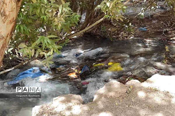 پراکندگی زباله در روستای گردشگری  ونایی بروجرد