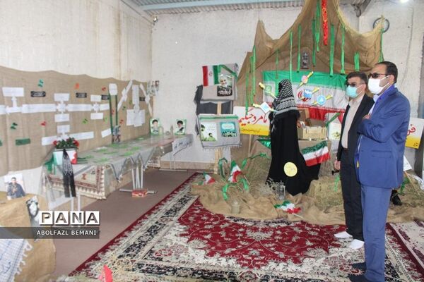 نمایشگاه «جلوه‌های دفاع مقدس» در دبیرستان شبانه‌روزی کهک