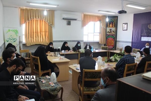 جلسه هم‌اندیشی مربیان پیشتاز مدارس شهرستان کهک