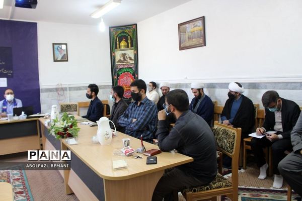 جلسه هم‌اندیشی مربیان پیشتاز مدارس شهرستان کهک