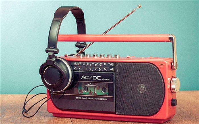 پخش سه نمایش رادیویی از شبکه‌های مختلف صدا