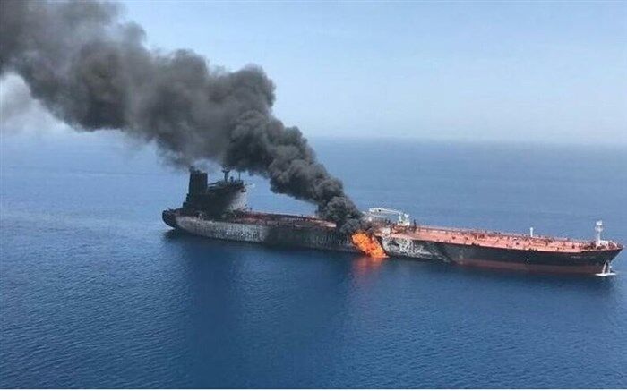یک نفتکش در سواحل شمالی سوریه دچار حریق شد