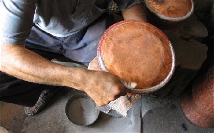 اعطای کمک‌های مالی بلاعوض به تعدادی از هنرمندان صنایع دستی