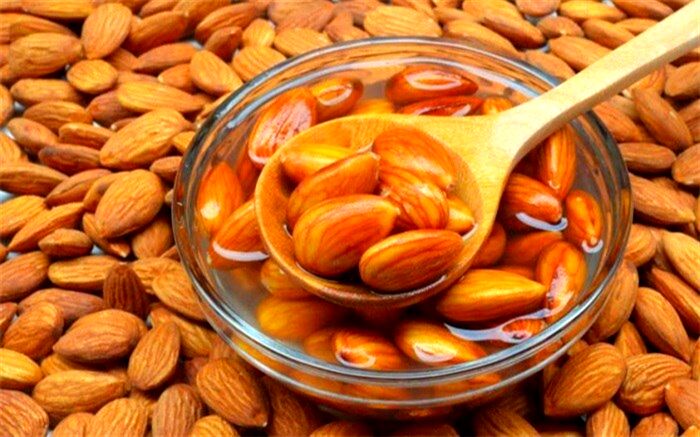 فواید بادام خیس خورده