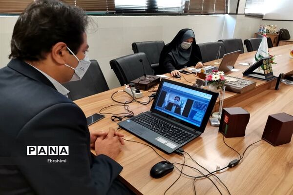 جلسه نمایندگان کمیسیون‌های مجلس دانش‌آموزی فارس با متخصصین علمی و مدیریتی