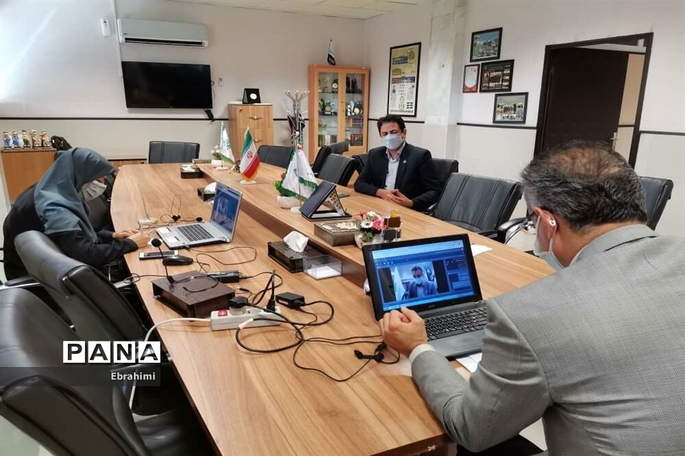 جلسه نمایندگان کمیسیون‌های مجلس دانش‌آموزی فارس با متخصصین علمی و مدیریتی