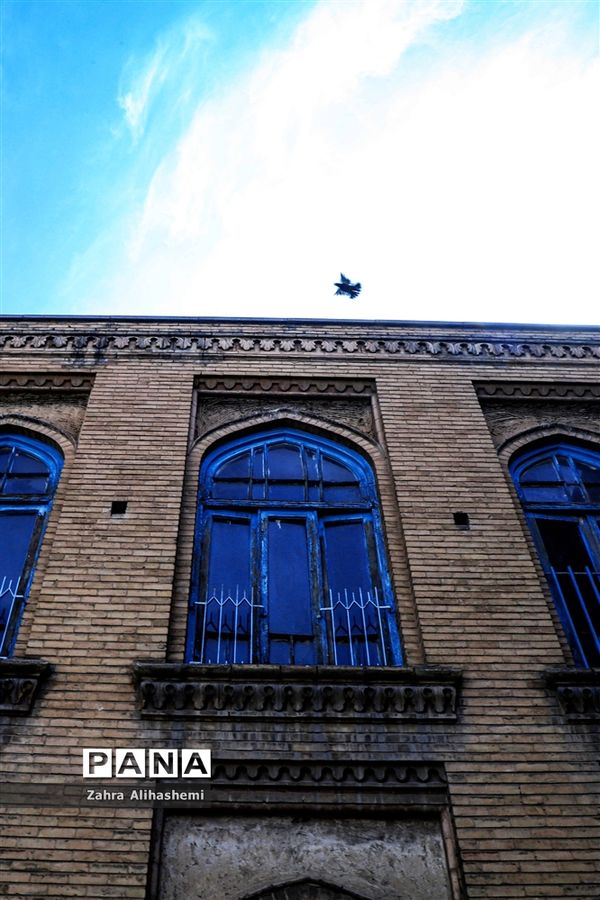 دبیرستان انوشیروان دادگر