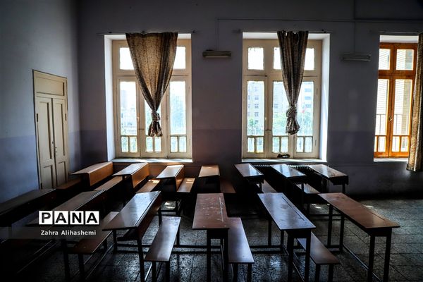 دبیرستان انوشیروان دادگر