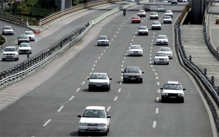 کاهش ۷ درصدی تردد وسایل نقلیه نسبت به روز قبل در محورهای برون شهری 