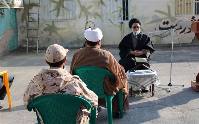 ایمان انسان را مرد میدان می‌کند