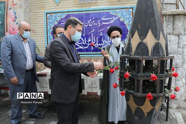 مراسم گلباران محل شهادت شهید مطهری و گرامیداشت روز معلم
