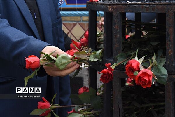 مراسم گلباران محل شهادت شهید مطهری و گرامیداشت روز معلم