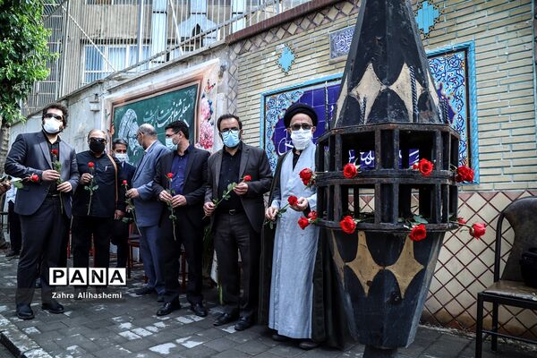 آیین گلباران محل شهادت استاد مرتضی مطهری