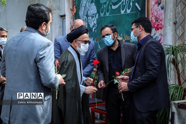 آیین گلباران محل شهادت استاد مرتضی مطهری