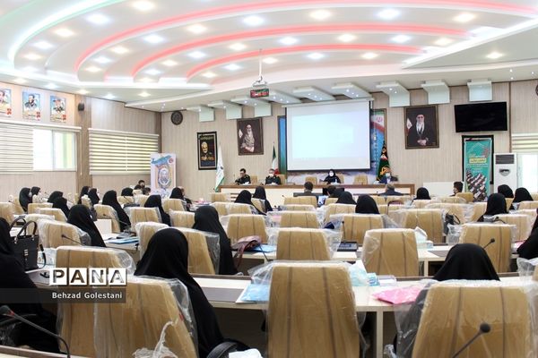 مراسم تجلیل از معلمان منتخب بسیجی در ارومیه