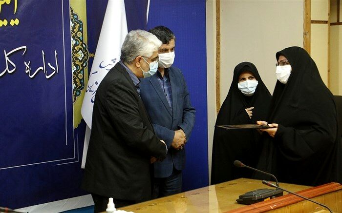 تقدیر از معلمان برگزیده گیلانی همزمان با روز معلم