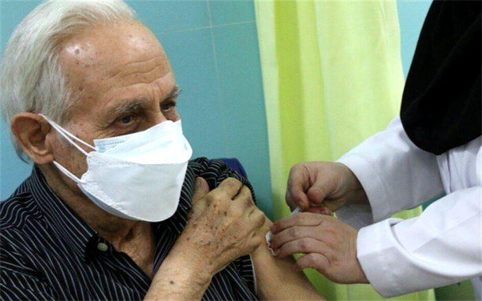 سالمندان گرفتار در پیچ وخم تزریق واکسن