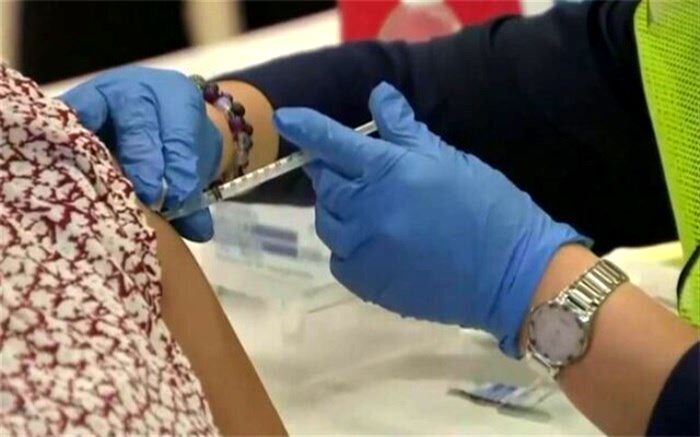 واکسیناسیون 251 نفر از سالمندان  بالای 80 سال سن شهرستان کارون