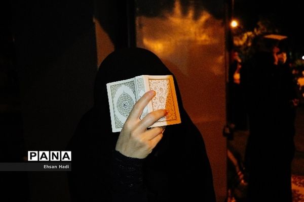 شب قدر زیر سایه قرآن