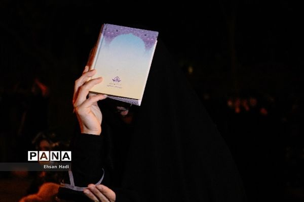 شب قدر زیر سایه قرآن