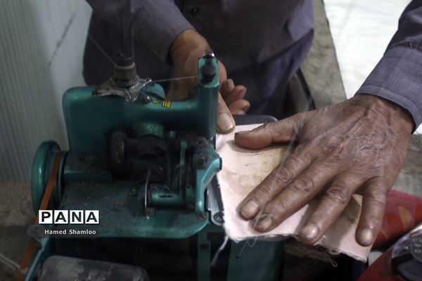 لباس های آماده جایگزین صدای چرخ خیاطان دست دوز