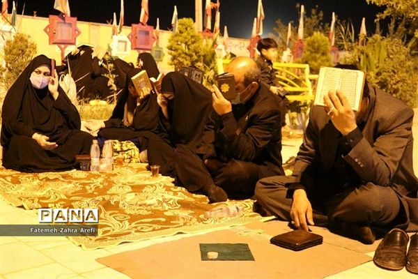 جلوه ای از خضوع و بندگی در دومین شب قدر