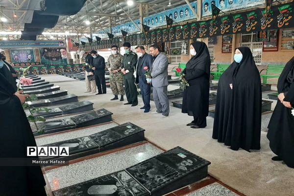 ادای احترام مسئولان آموزش و پرورش  و بسیج فرهنگیان ملارد به شهدای فرهنگی