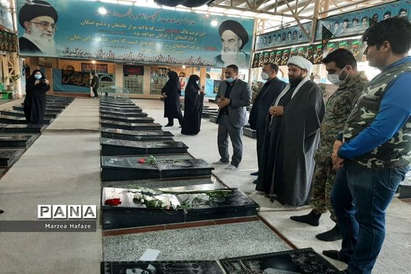 ادای احترام مسئولان آموزش و پرورش  و بسیج فرهنگیان ملارد به شهدای فرهنگی