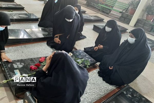 ادای احترام مسئولان آموزش و پرورش  و بسیج فرهنگیان ملارد به شهدای فرهنگی