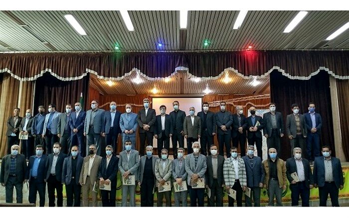 به مناسبت هفته گرامیداشت مقام معلم از 192 نفر از بازنشستگان آموزش و پرورش اهر تجلیل شد