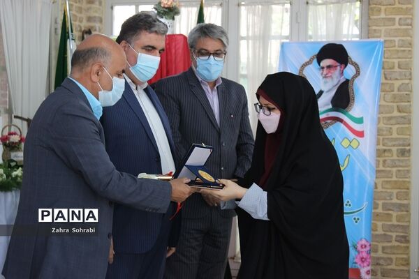 مراسم تجلیل از مدیران و معلمان برتر استانی و منطقه‌ای آموزش و پرورش اسلامشهر