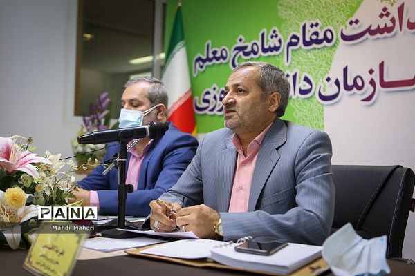 مراسم هفته گرامیداشت مقام شامخ معلم و سالروز تاسیس سازمان دانش‌آموزی