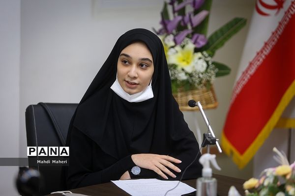 مراسم هفته گرامیداشت مقام شامخ معلم و سالروز تاسیس سازمان دانش‌آموزی