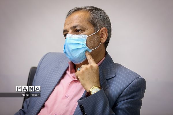 مراسم هفته گرامیداشت مقام شامخ معلم و سالروز تاسیس سازمان دانش‌آموزی