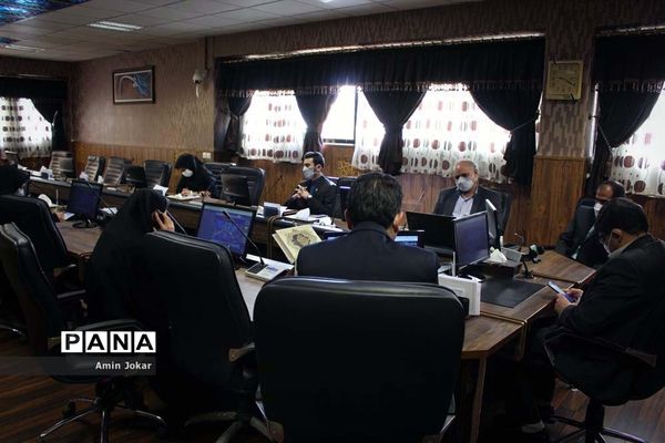 مراسم هفته گرامیداشت مقام معلم و سالروز تأسیس سازمان دانش‌آموزی به صورت و بینار