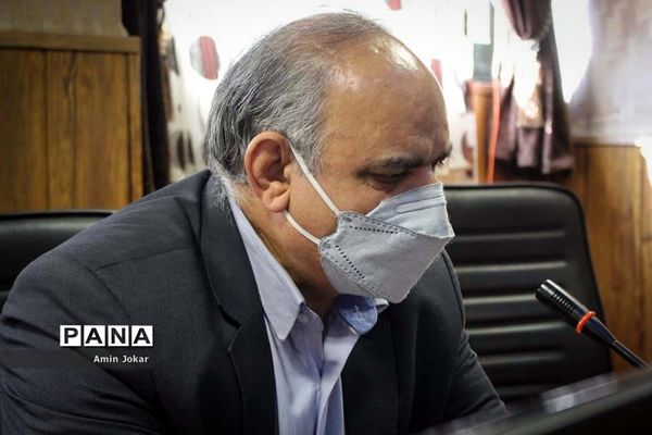 مراسم هفته گرامیداشت مقام معلم و سالروز تأسیس سازمان دانش‌آموزی به صورت و بینار